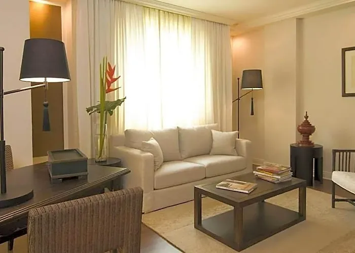 At 21 Saladaeng Aparthotel
