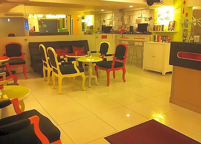 At 21 Saladaeng 4*